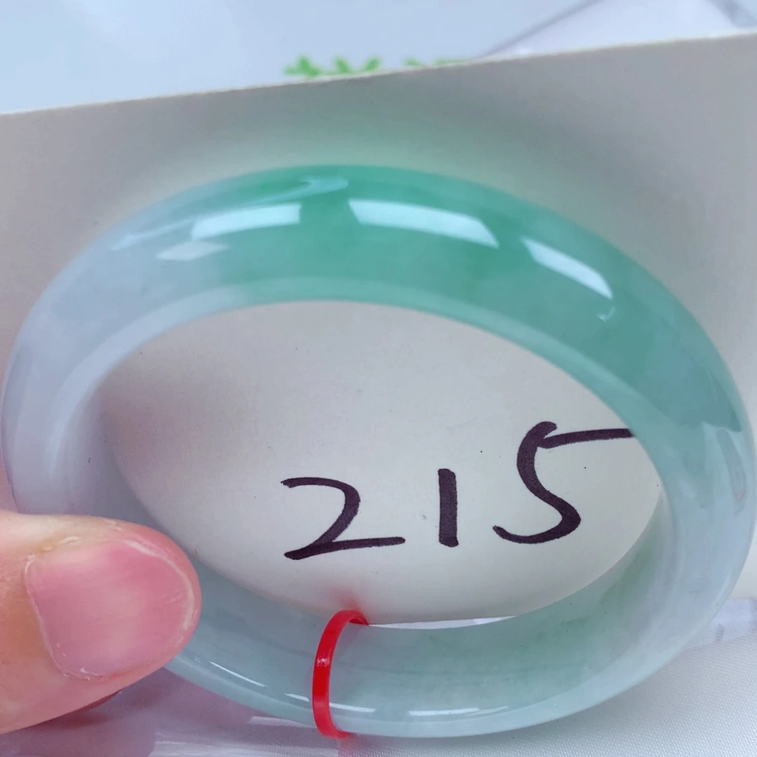 翡翠手镯未镶嵌翡翠