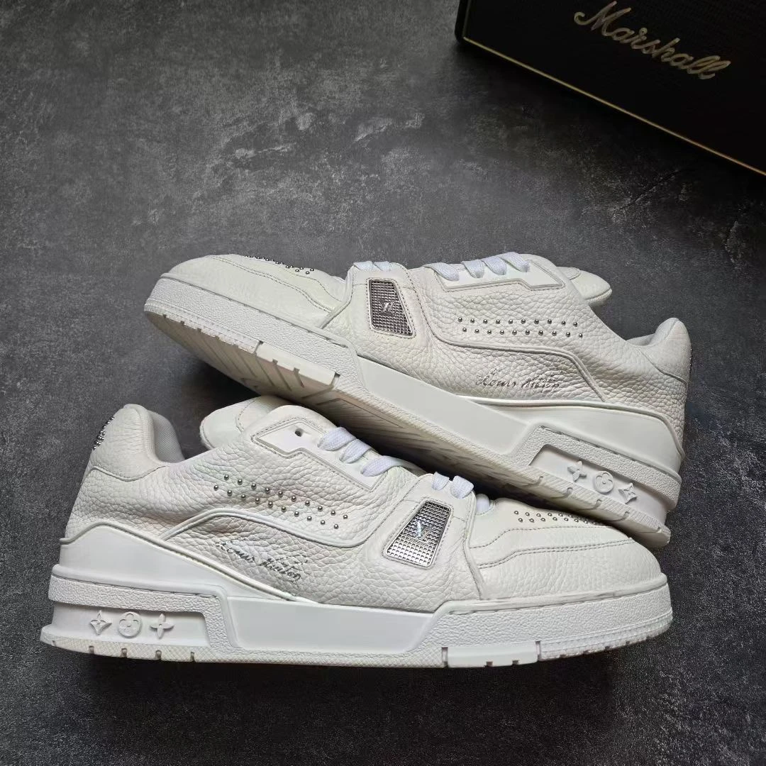 95新 LouisVuitton/路易威登 TRAINER 25新款白铆钉 9码/43码 鞋