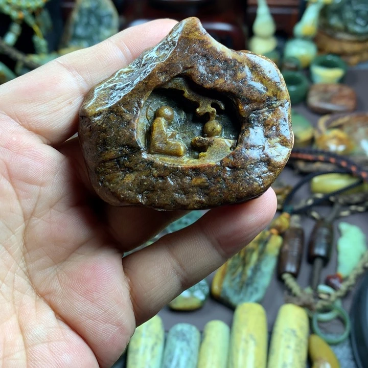 吊坠(赠链)未镶嵌岫岩河磨玉（透闪石质玉）