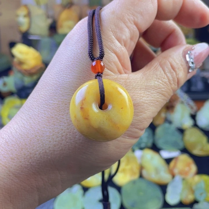 蛇纹石玉颈饰未镶嵌