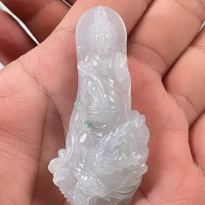 翡翠未镶嵌颈饰御龙观音