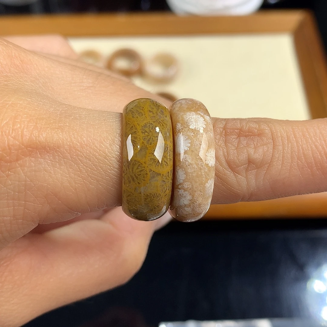 吊坠(赠链)未镶嵌硅化珊瑚（珊瑚玉）43号18圈口戒指