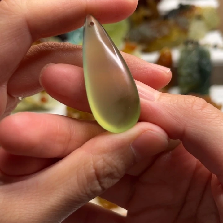 蛇纹石玉未镶嵌水滴