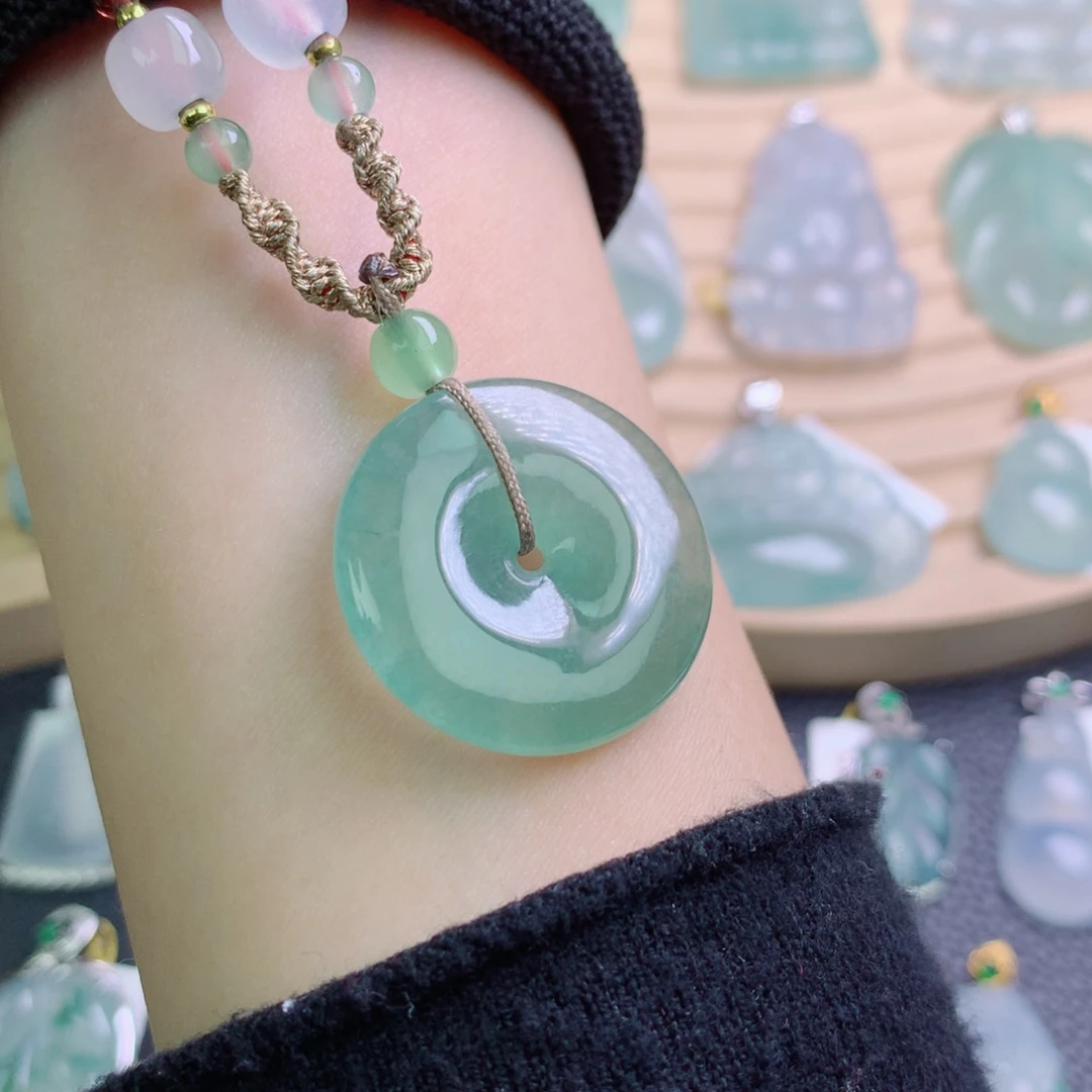 翡翠未镶嵌颈饰吊坠