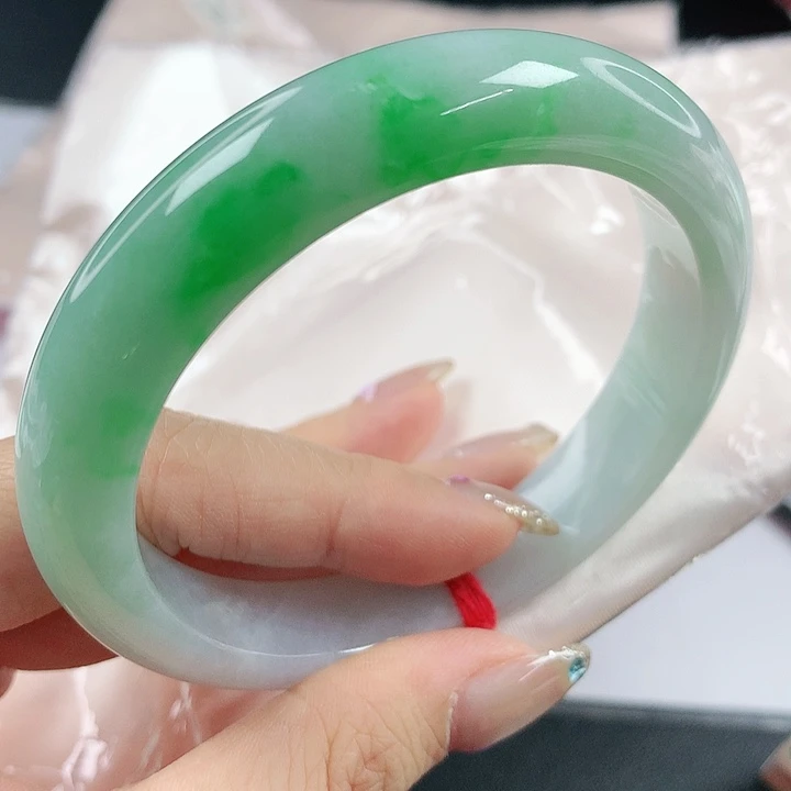 未镶嵌手镯翡翠，050