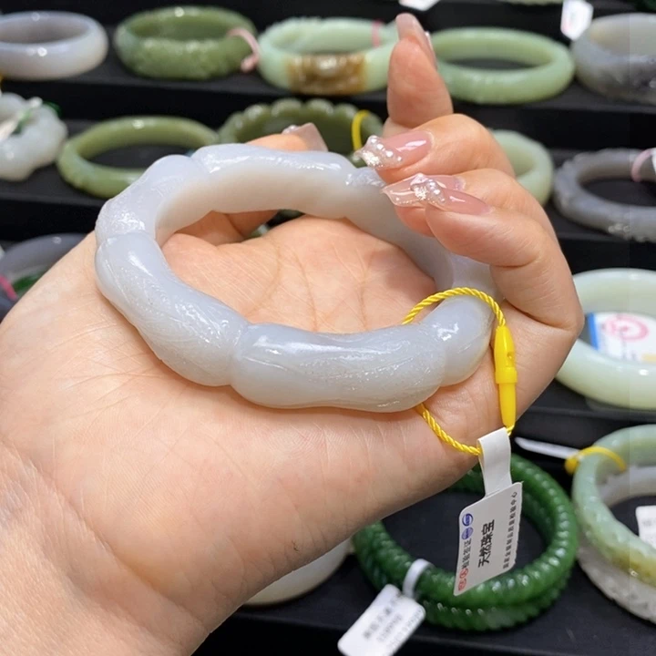 和田玉手镯59圈口20未镶嵌