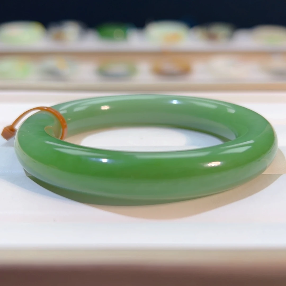 和田玉未镶嵌手镯  「鸭蛋青 白加绿胖圆」