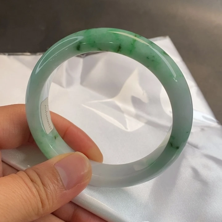 翡翠手镯未镶嵌56.5圈