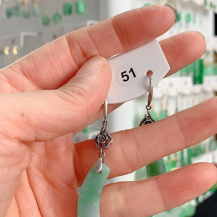 翡翠耳饰银S925镶嵌含****）翡翠