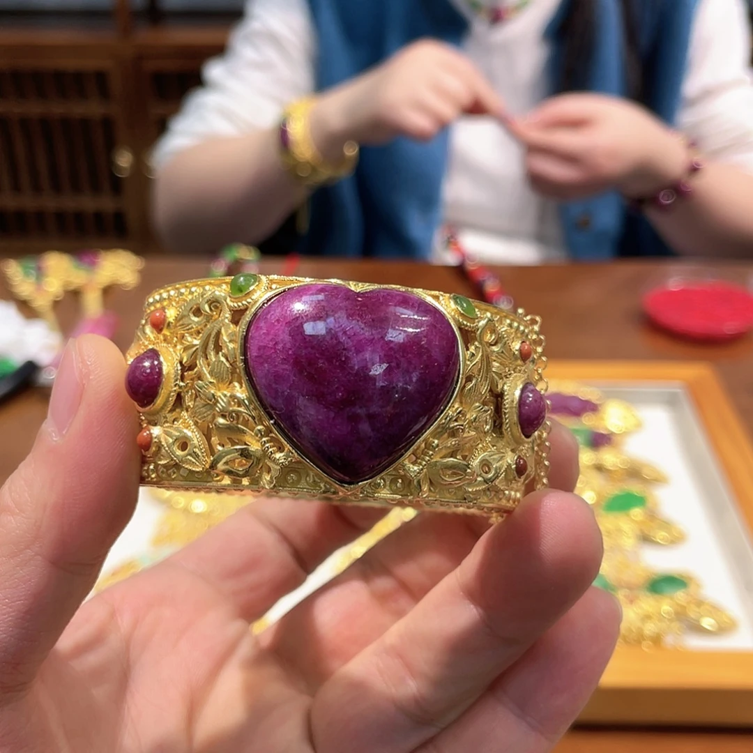 锦纶铁合金手镯红宝