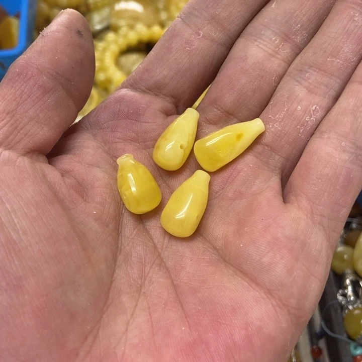 未镶嵌蜜蜡裸石多样性发货其一