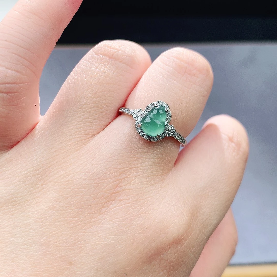 未镶嵌手镯（圆镯）翡翠