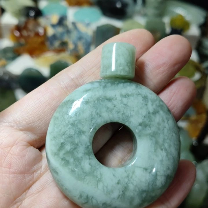 岫玉未镶嵌平安扣