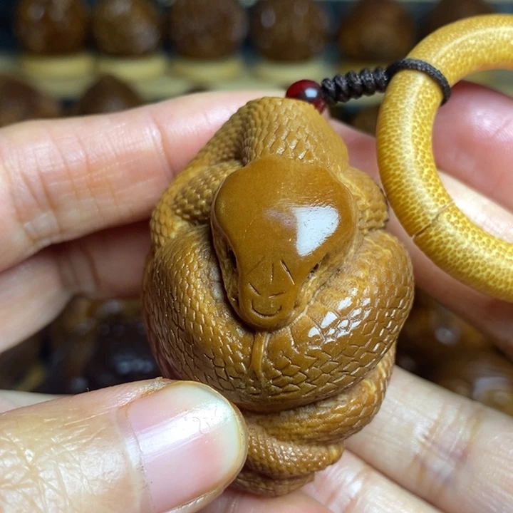 【闪购商品】香榧木顽**道橄榄核雕刻