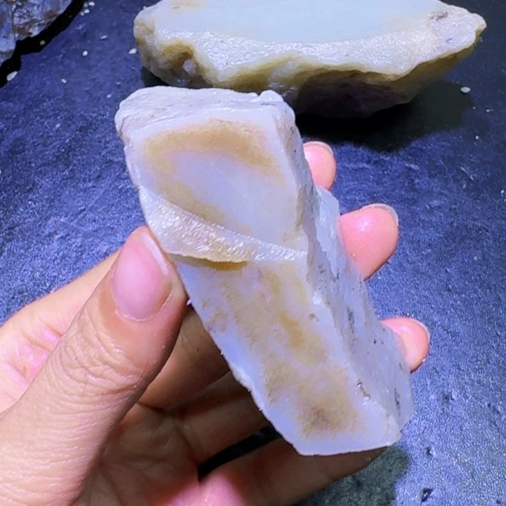 和田玉未镶嵌珠宝半成品