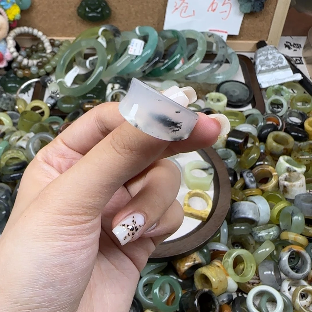 衣***语蛇纹石玉未镶嵌戒指港16