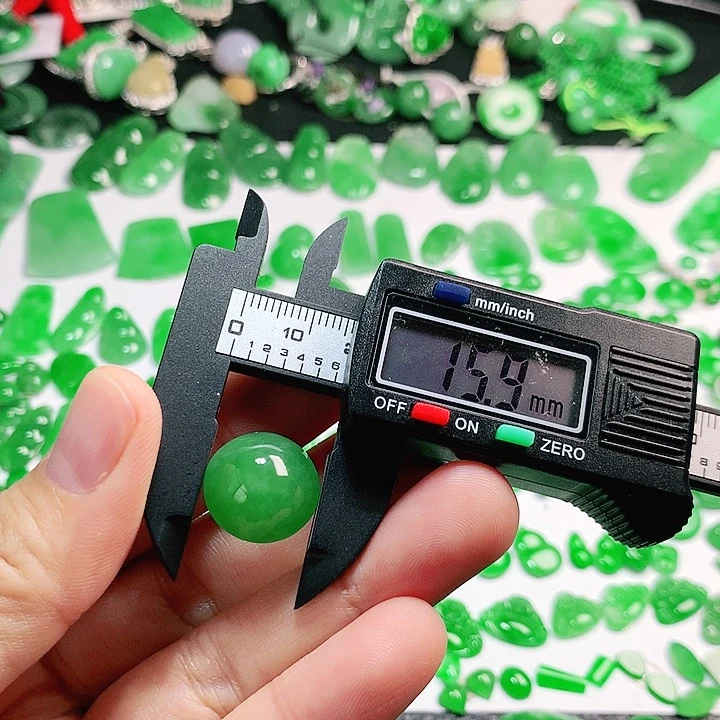 翡翠未镶嵌颈饰海***行翡翠15.9*15*10.2/372