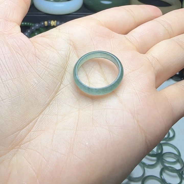 未镶嵌戒指和田玉（糖玉）