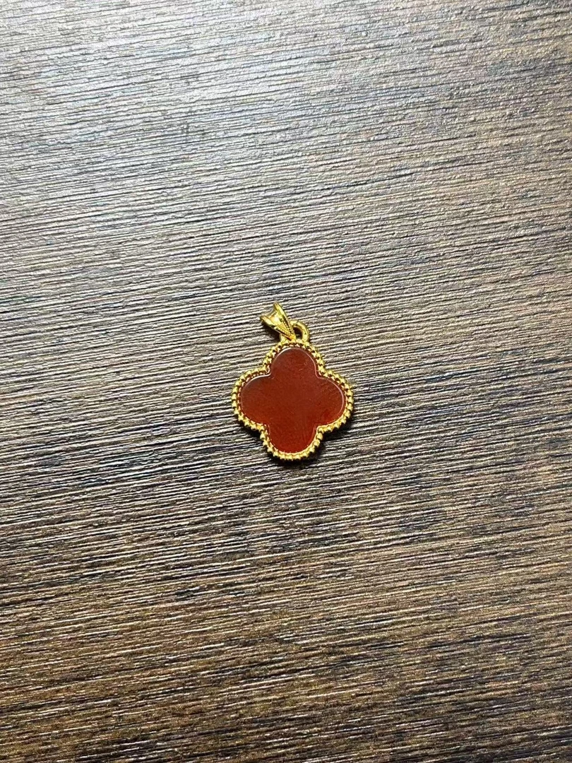 【鑫鑫甄选】足金四叶草玛瑙吊坠多样性发发一个PTD23