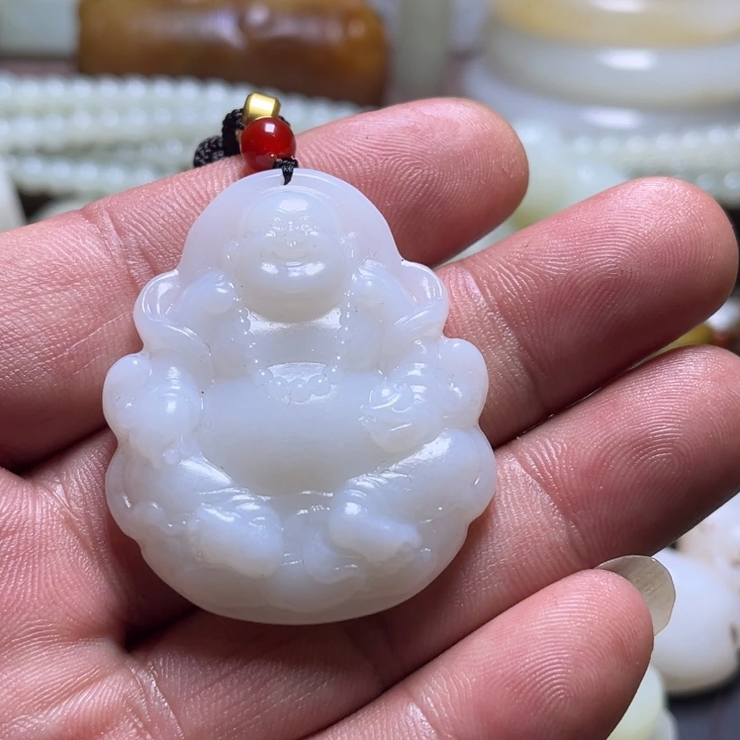 如***哥和田玉未镶嵌挂件