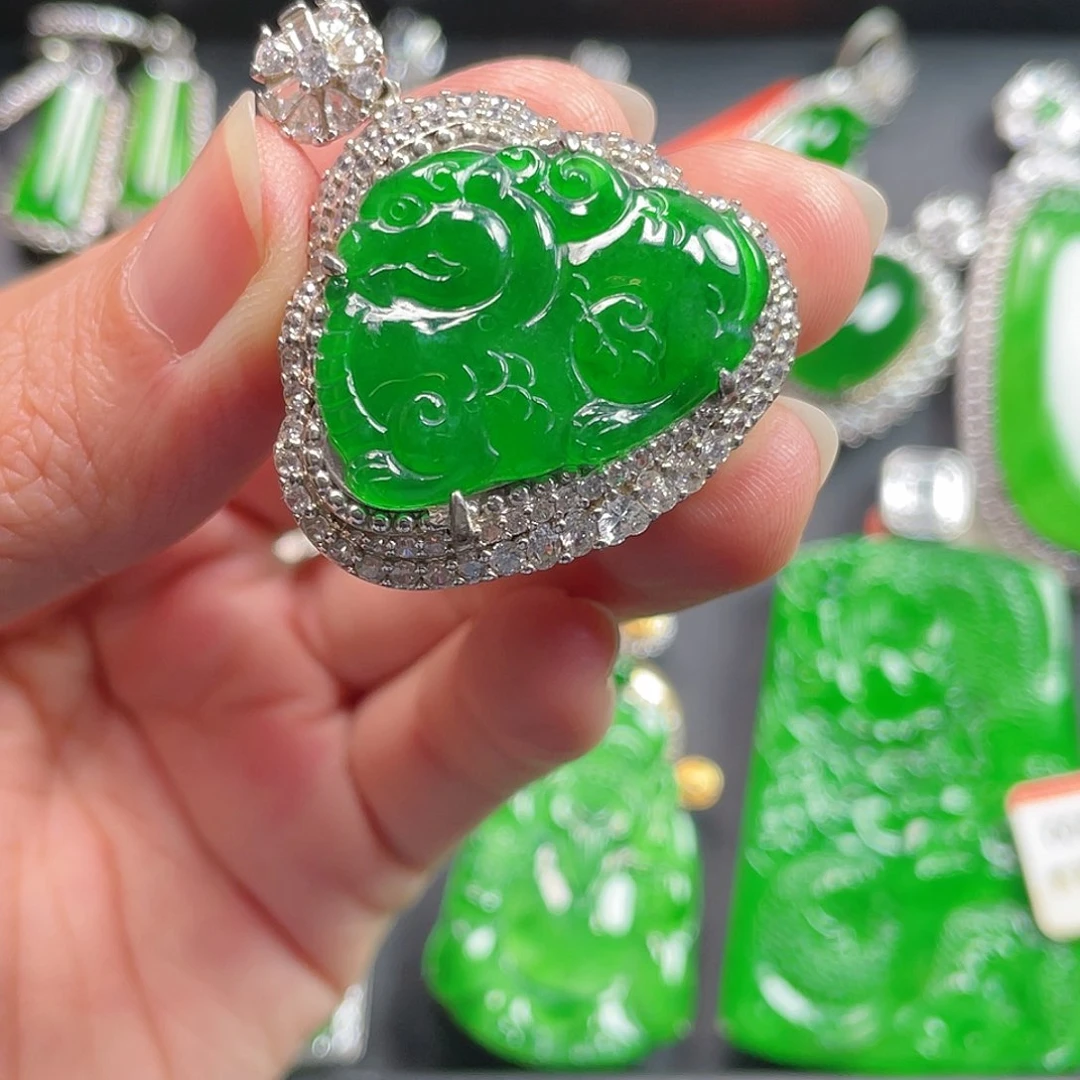 吊坠(不含链)未镶嵌翡翠