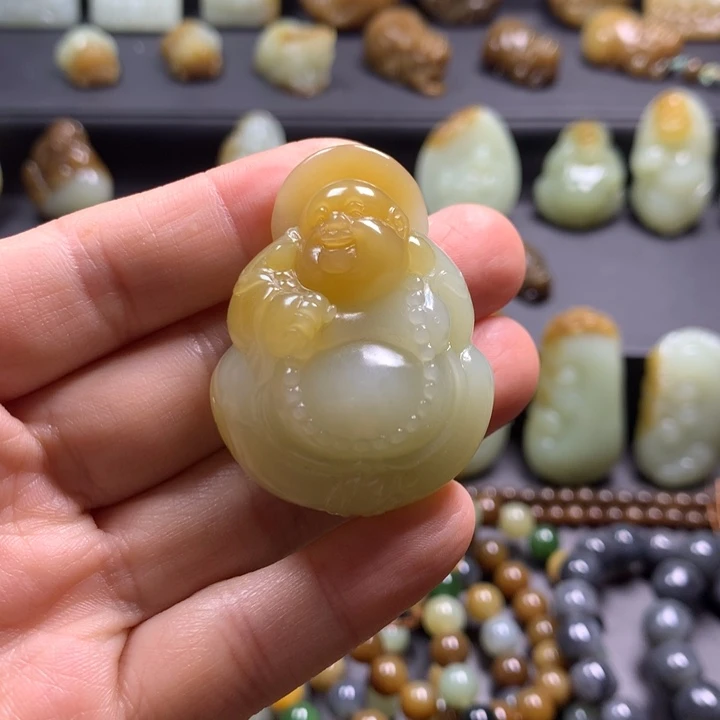 安***佳和田玉未镶嵌颈饰