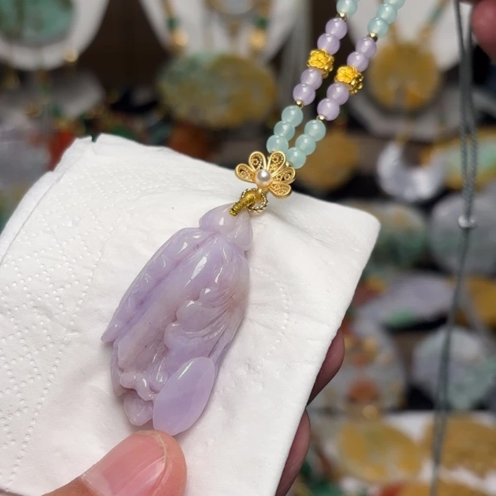 翡翠颈饰未镶嵌吊坠