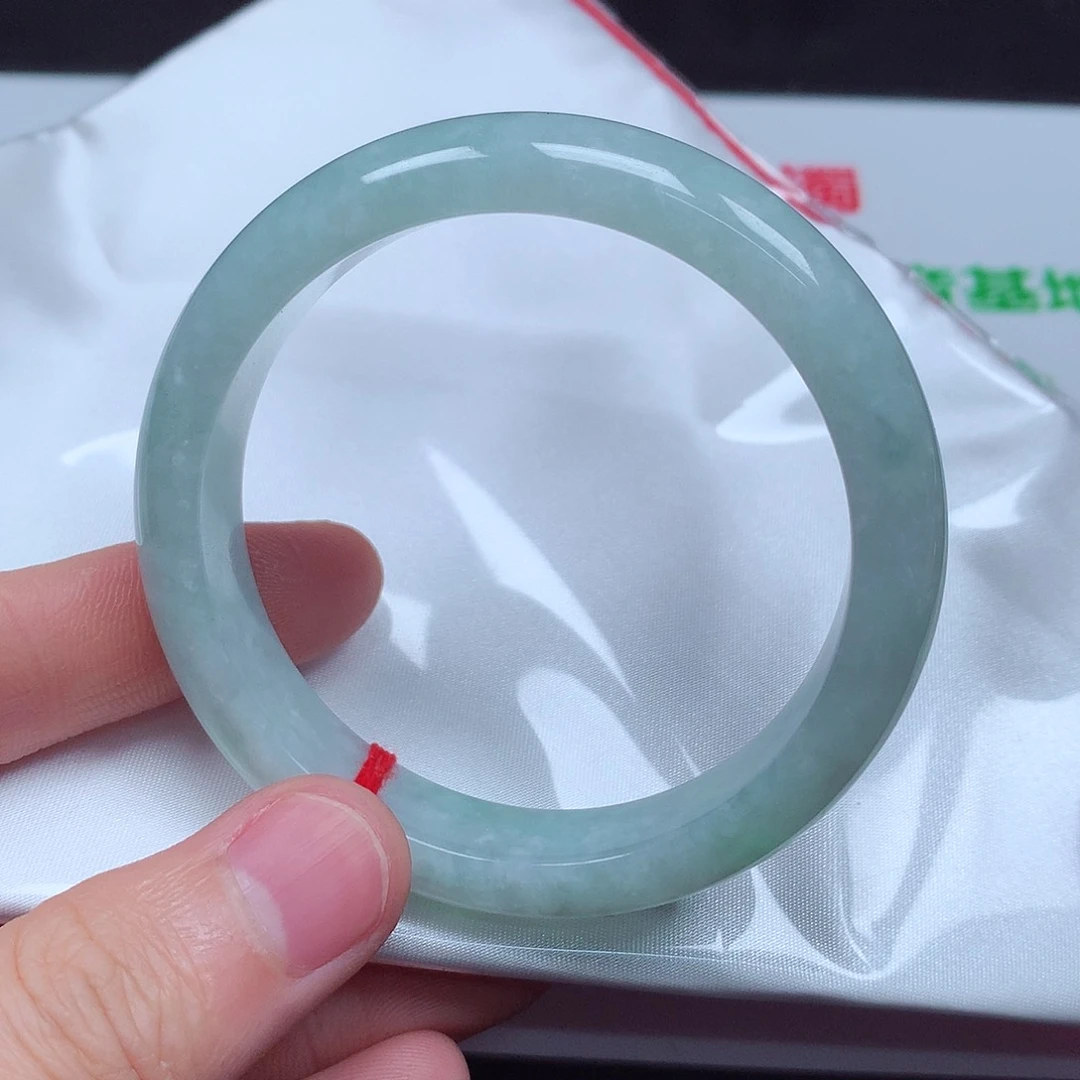 翡翠手镯未镶嵌57圈口