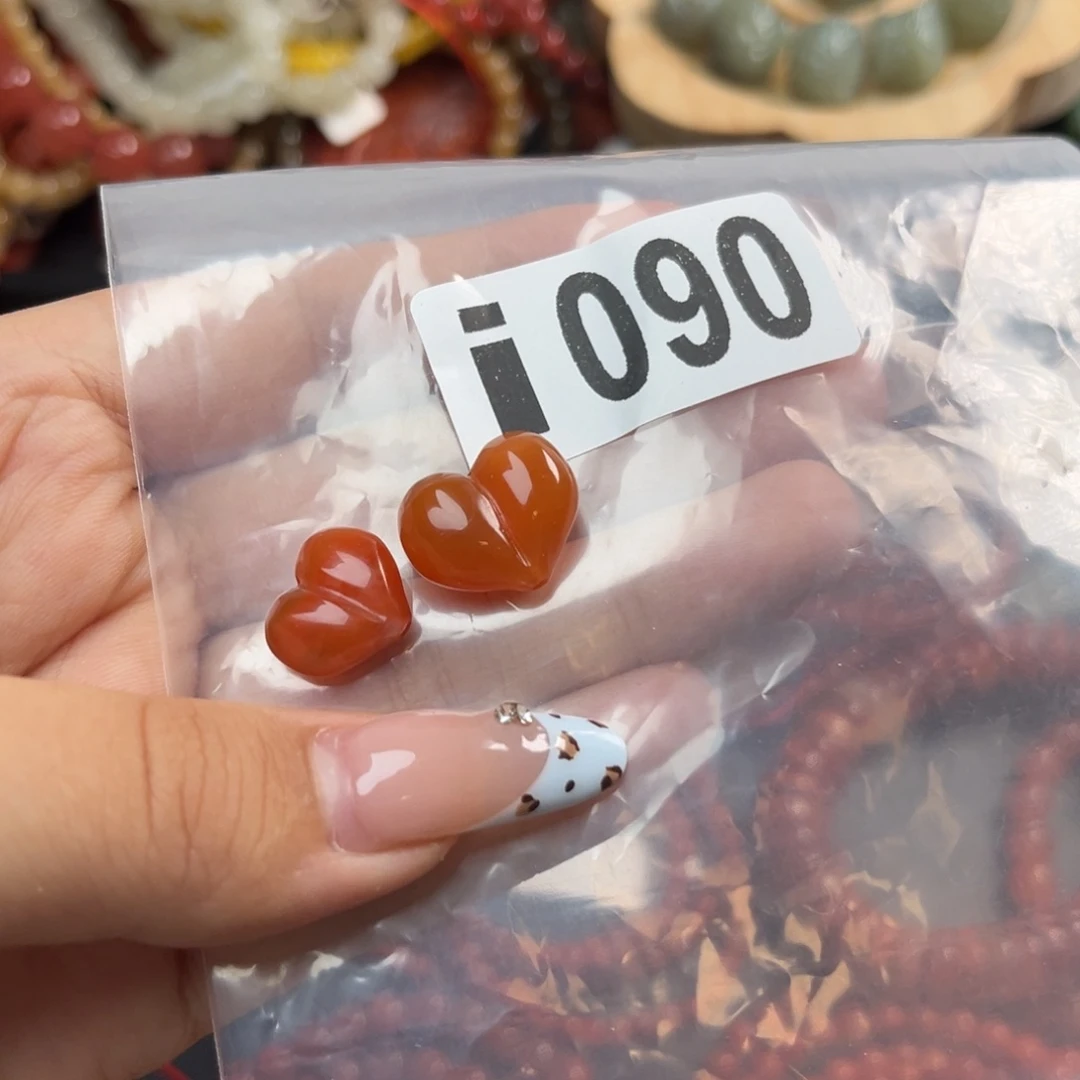 南红玛瑙未镶嵌珠宝奇石