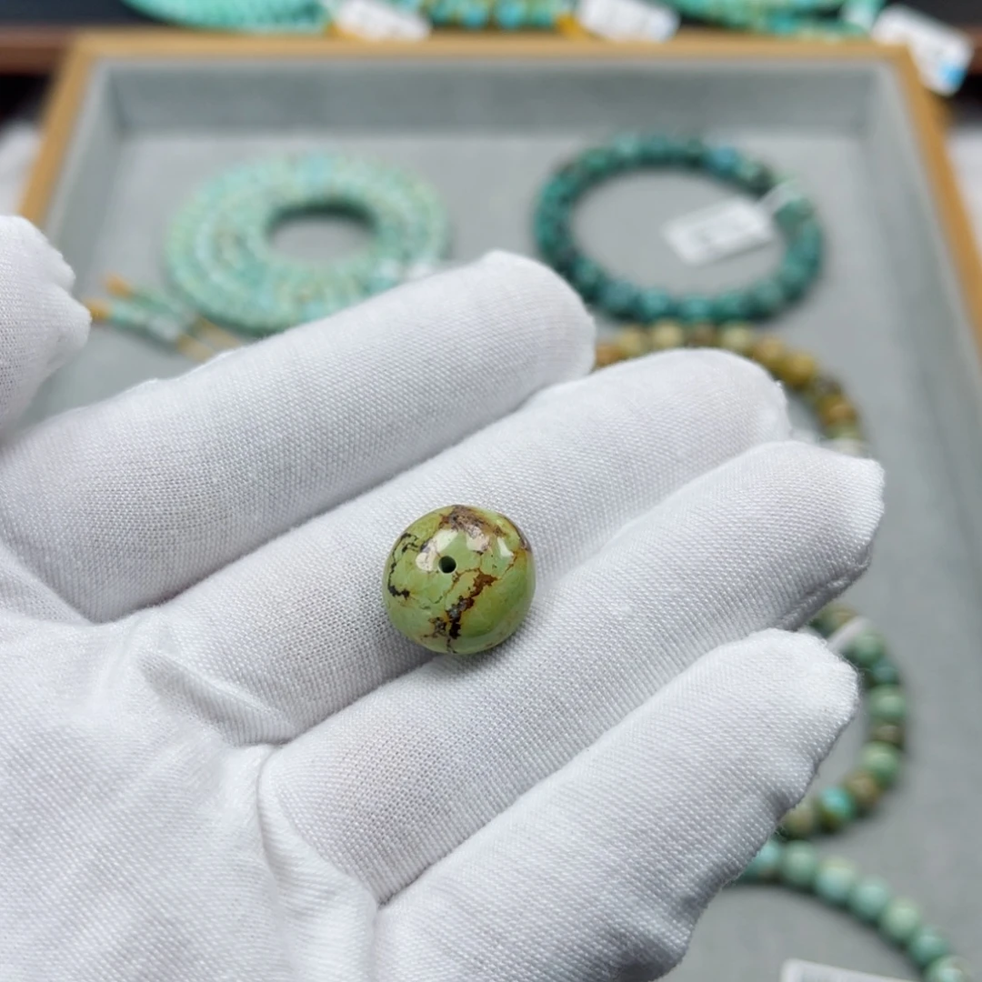 绿松石未镶嵌挂件