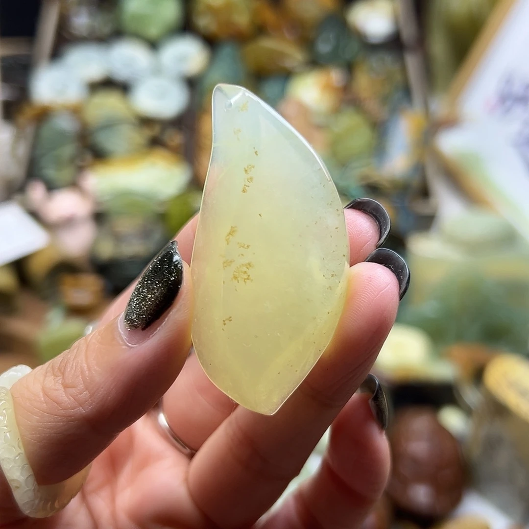 岫玉未镶嵌颈饰天青冻金冻锁骨