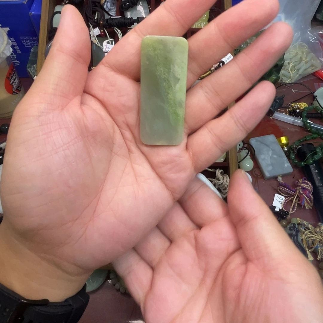 J***e颈饰未镶嵌和田玉（糖玉）