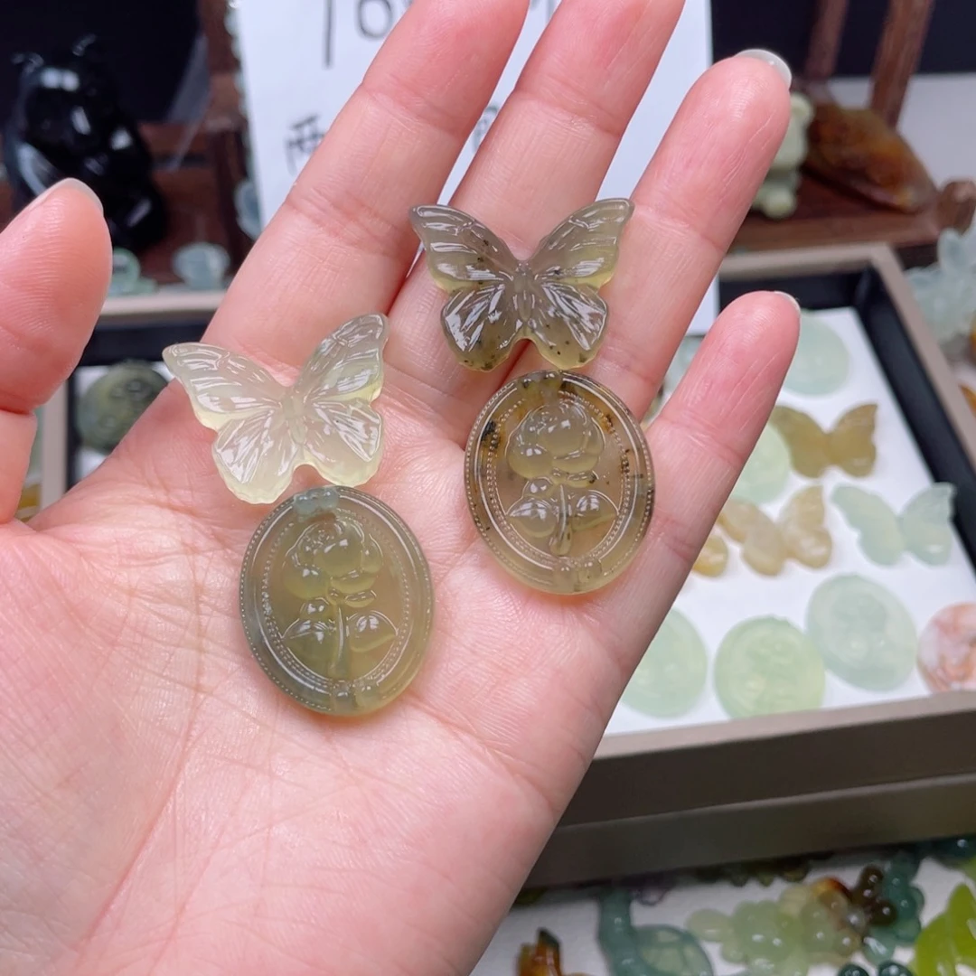 【****蛇纹石玉未镶嵌颈饰