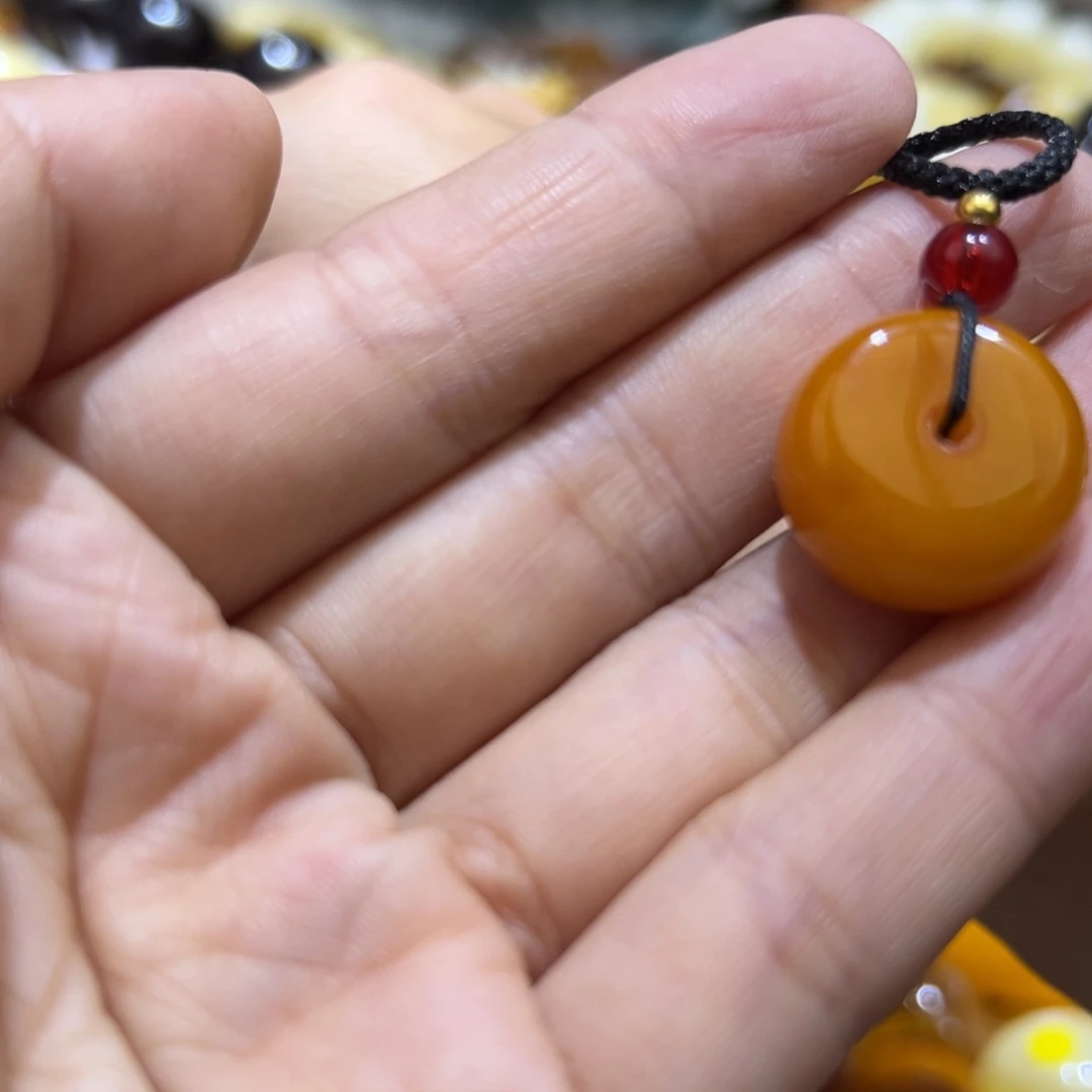 琥珀珠宝奇石未镶嵌