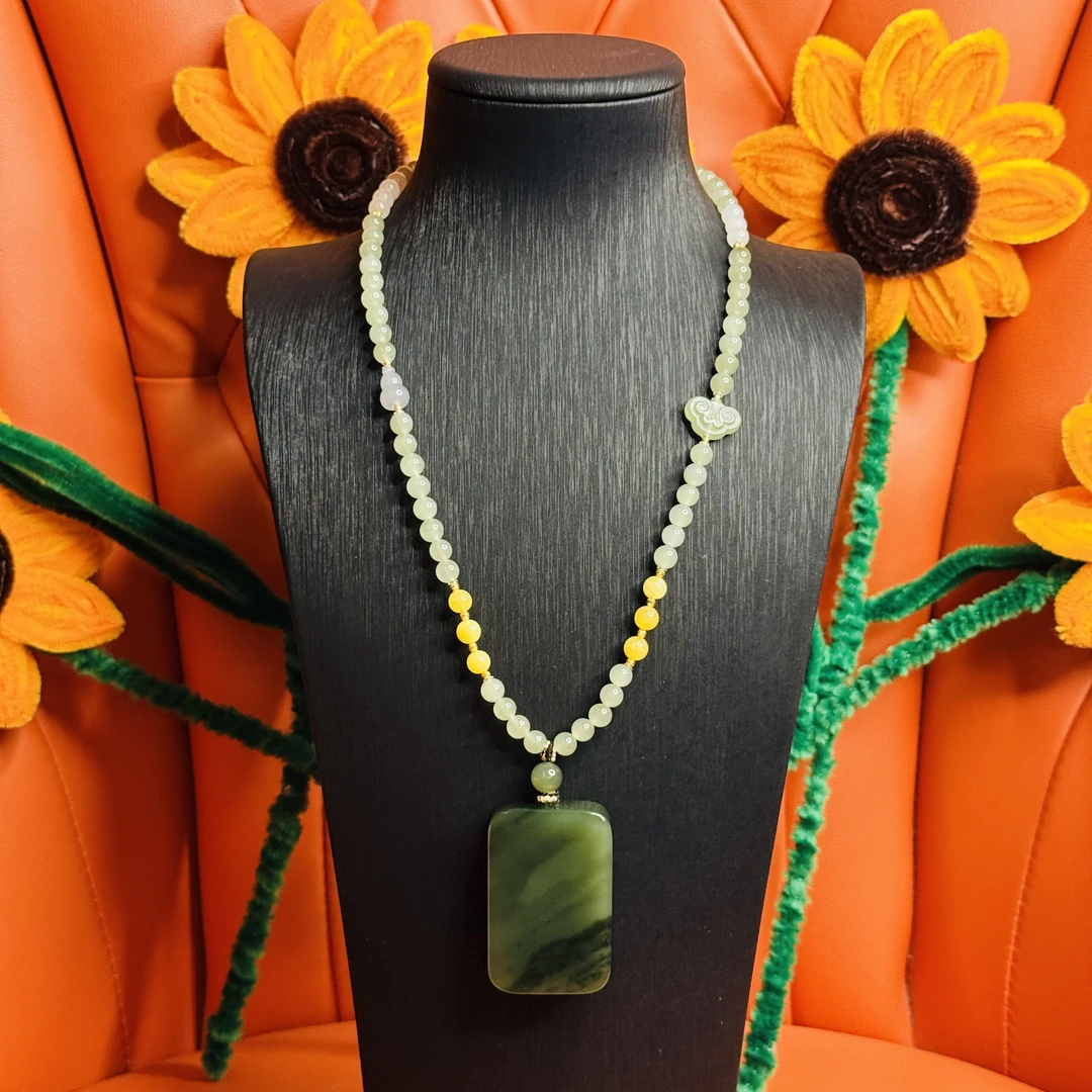 壹屿珠宝 1229 和田玉典藏无事牌颈饰