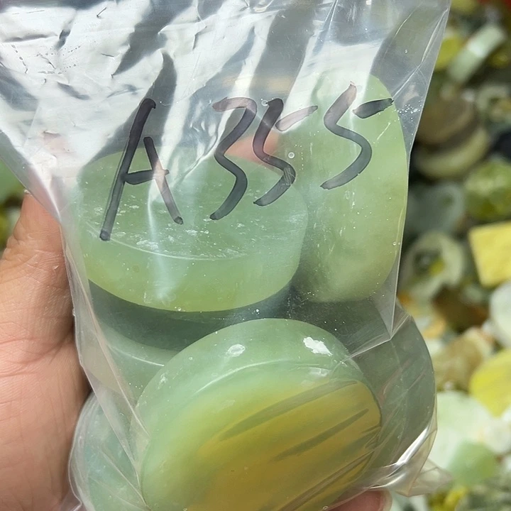 琉***~未镶嵌蛇纹石玉鱼缸石，盆景石