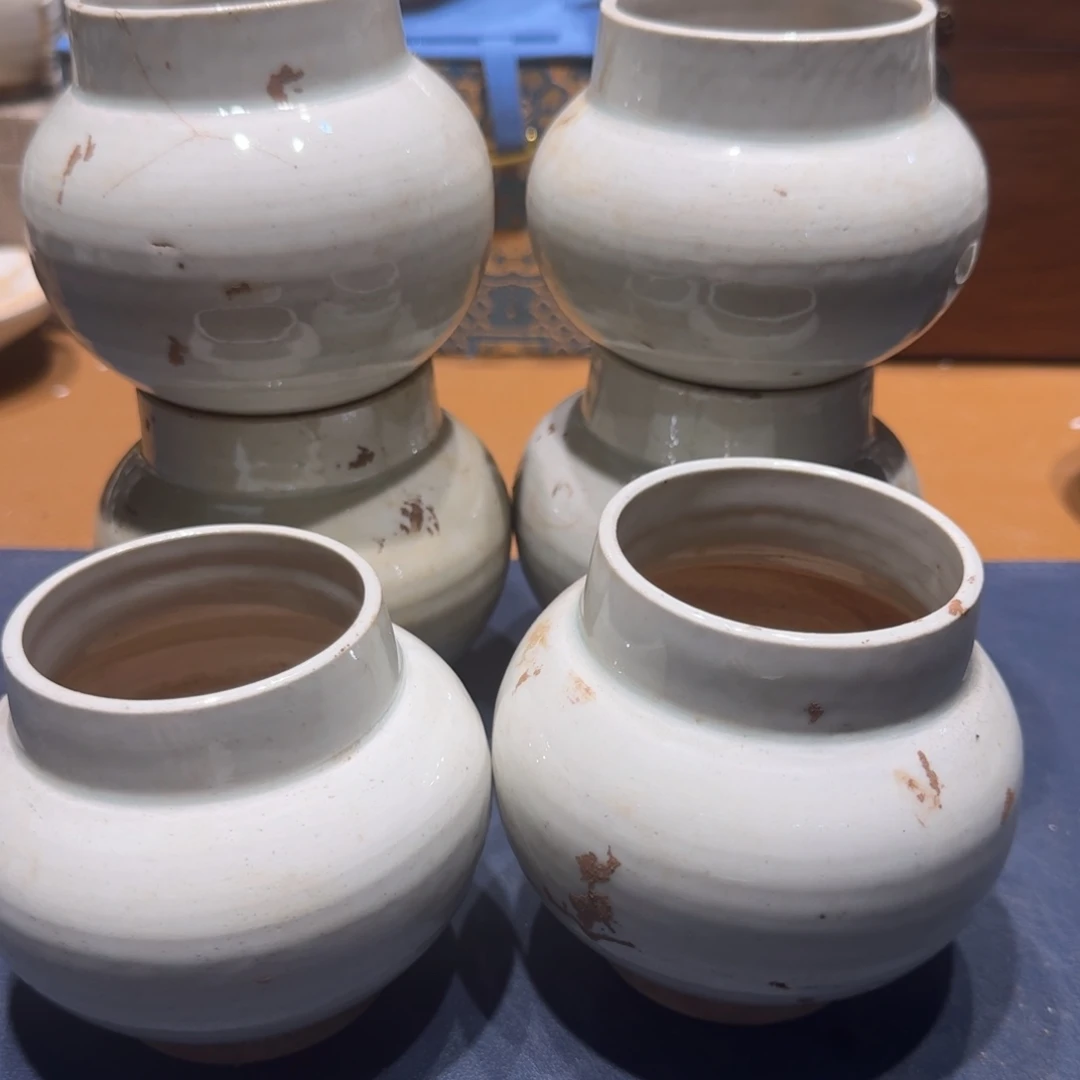 夷***戈其他漂亮的小瓷瓶子