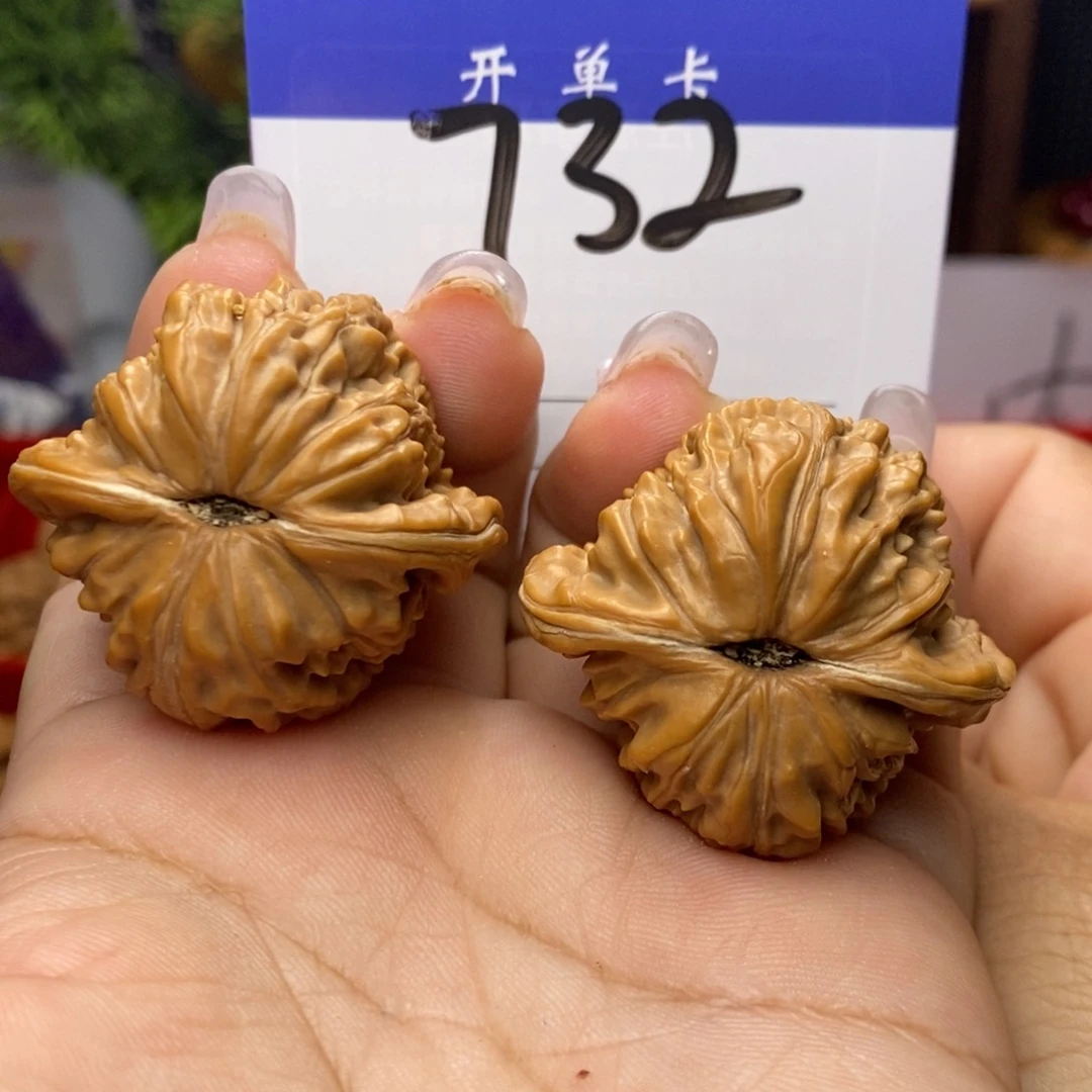 文玩核桃吊坠秧*四座楼。边38