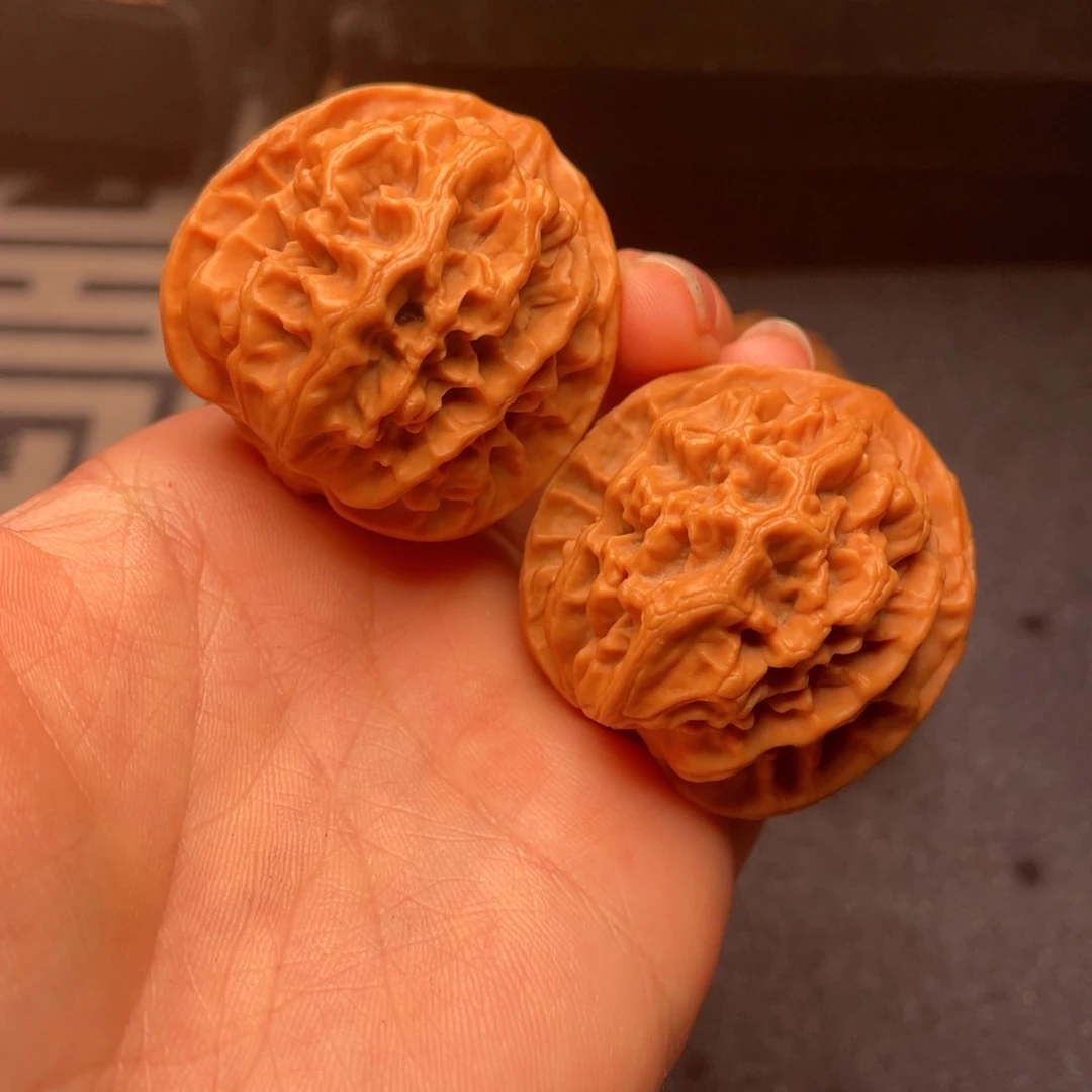 文玩核桃把件秦岭核桃56