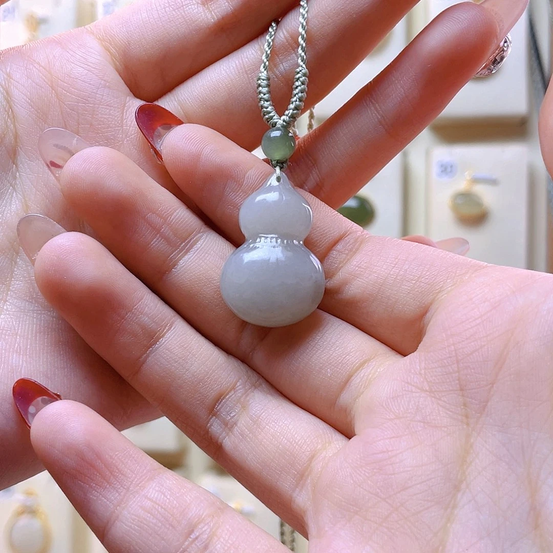 和田玉吊坠(赠链)未镶嵌林****?