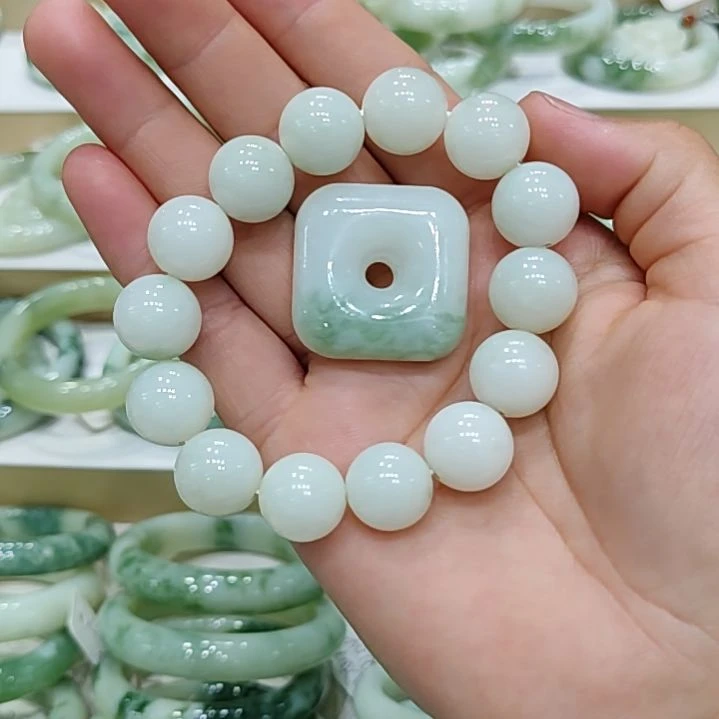 雪***情未镶嵌透闪石-蛇纹石玉手链