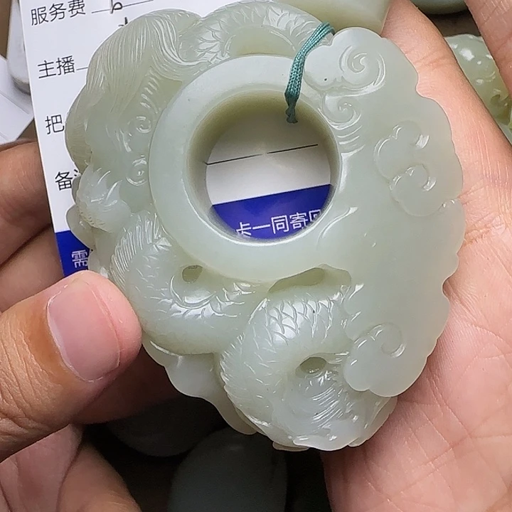 椭***圆和田玉未镶嵌挂件