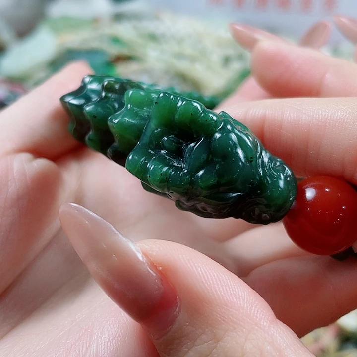 未镶嵌和田玉挂件