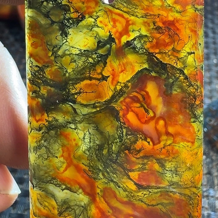 浩***辛玛瑙/玉髓未镶嵌颈饰