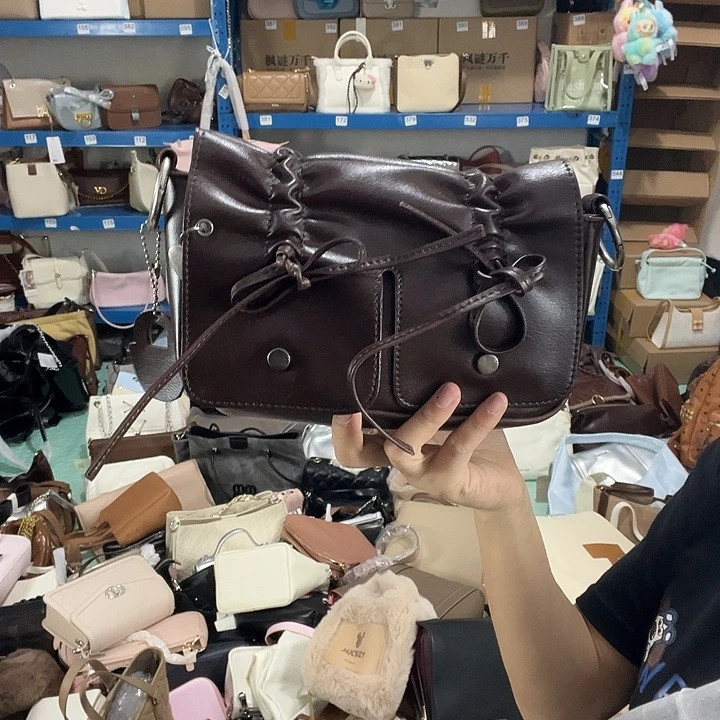 蚕丝元**子健健康康平平安安