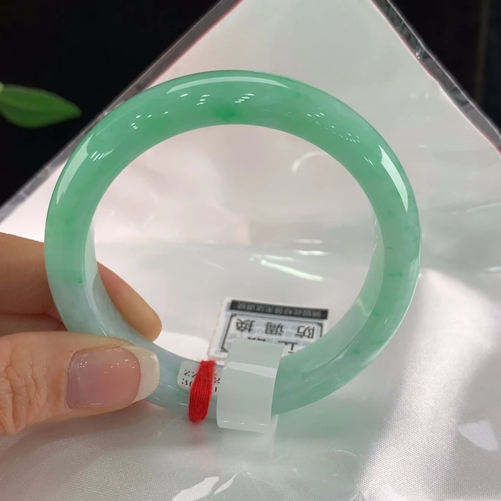 翡翠手镯未镶嵌111-0185