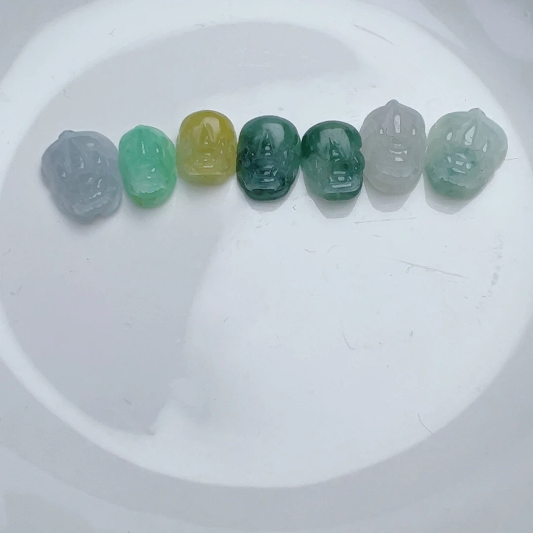 翡翠散珠貔貅一只