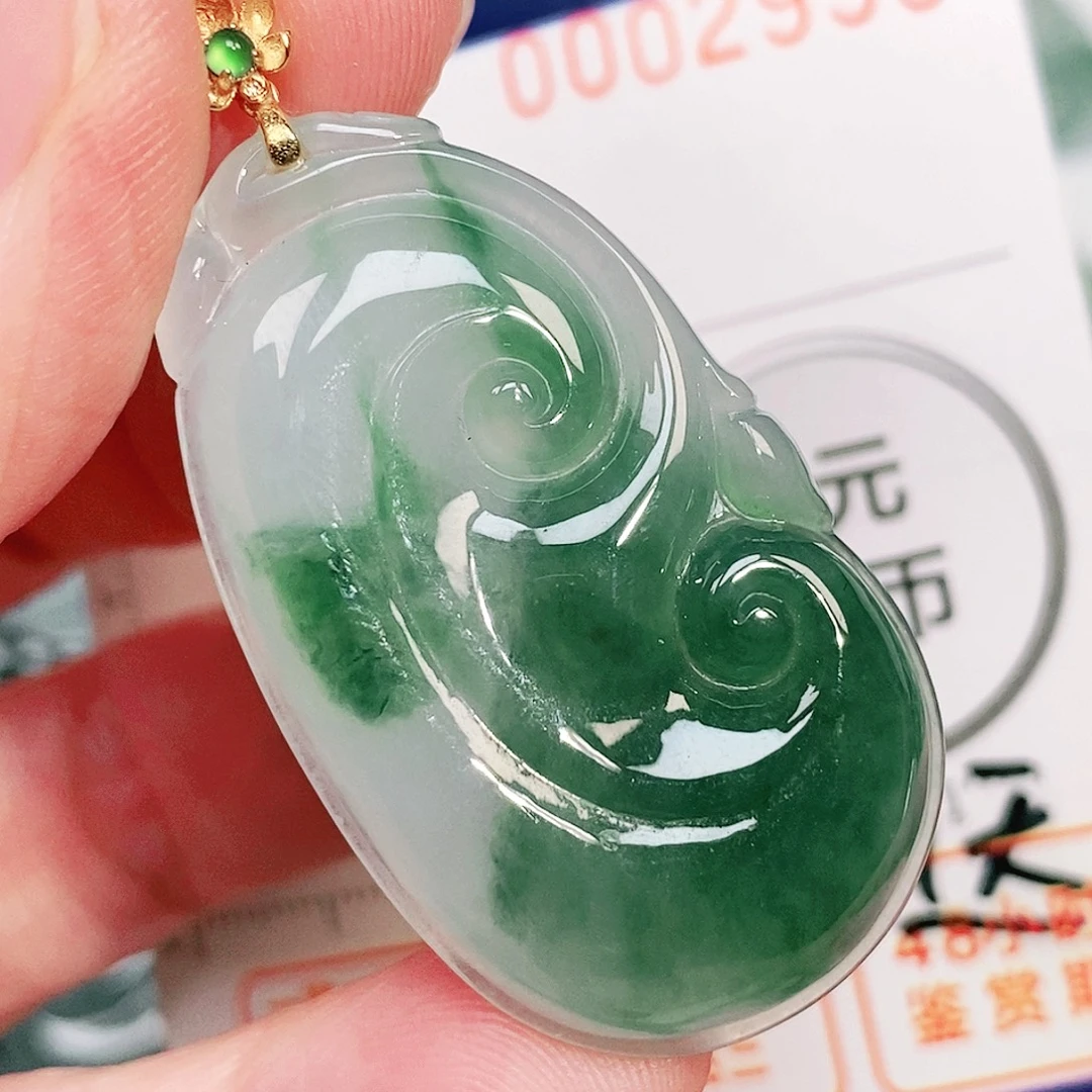 颈饰18K金镶嵌翡翠