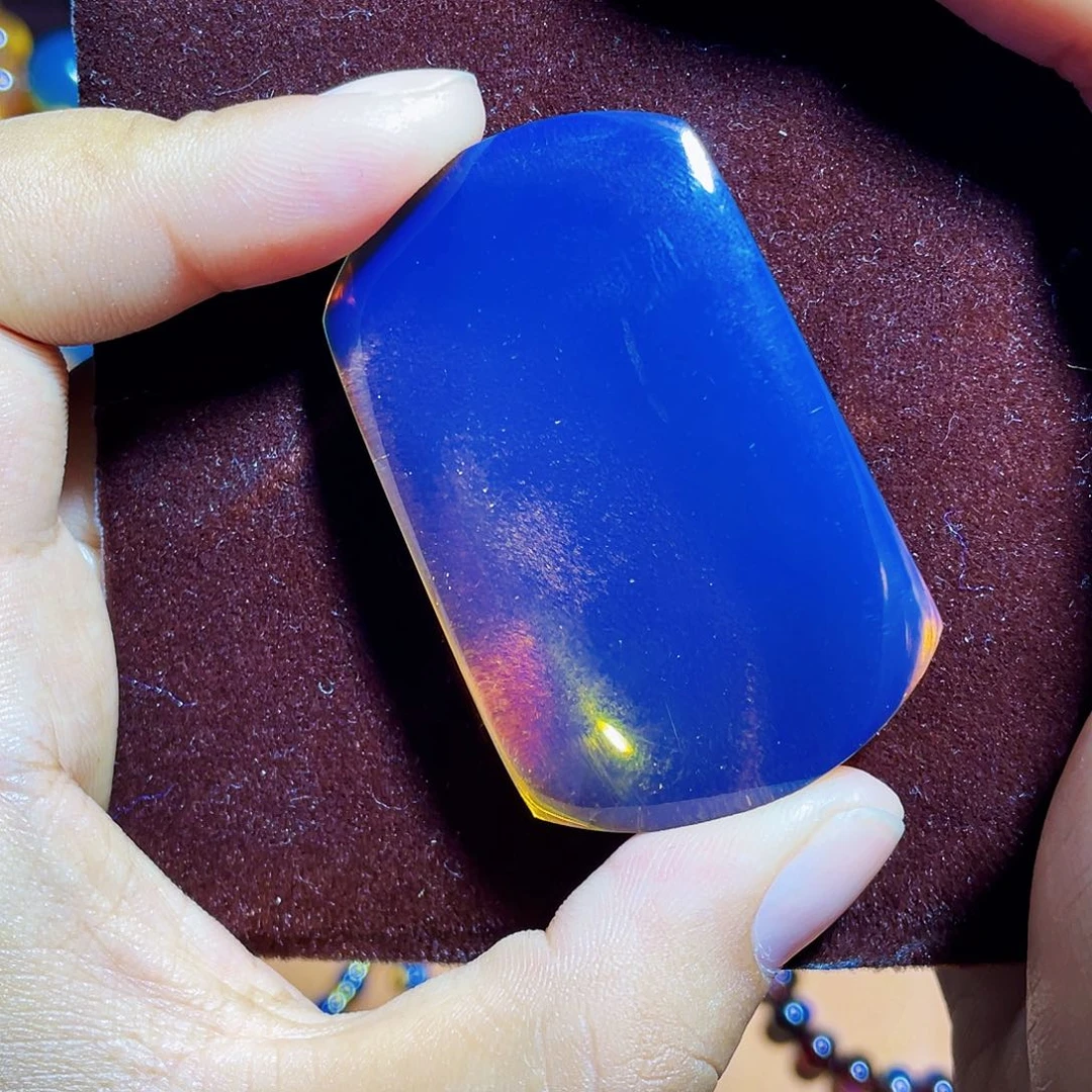 蓝珀裸石未镶嵌天**观异色珀无事牌