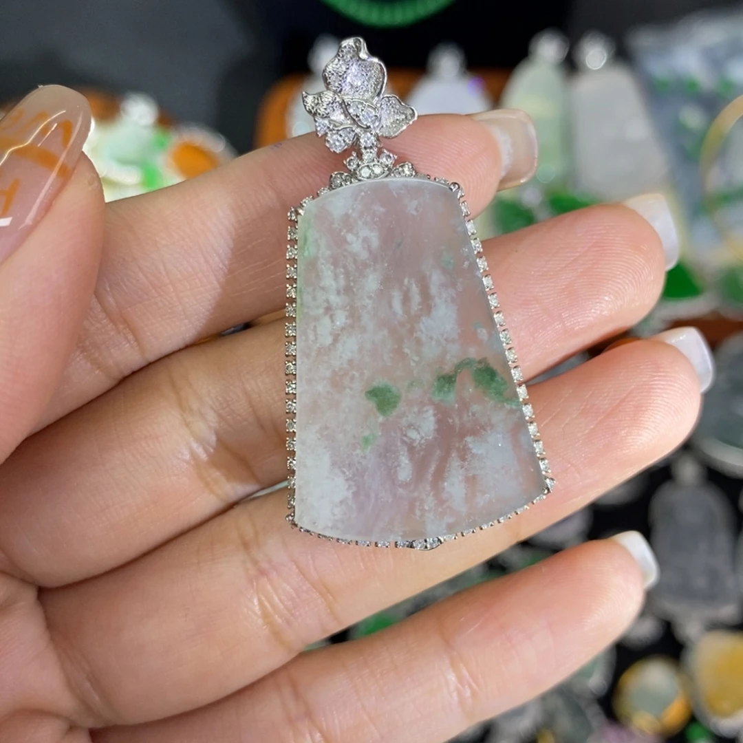 翡翠18K金镶嵌颈饰A货翡翠